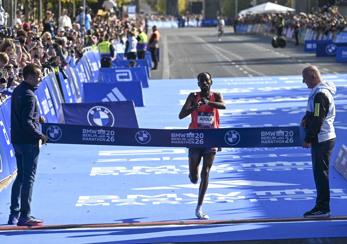 Berlin Maratonu sona erdi: Etiyopyalı Guye Adola kazandı