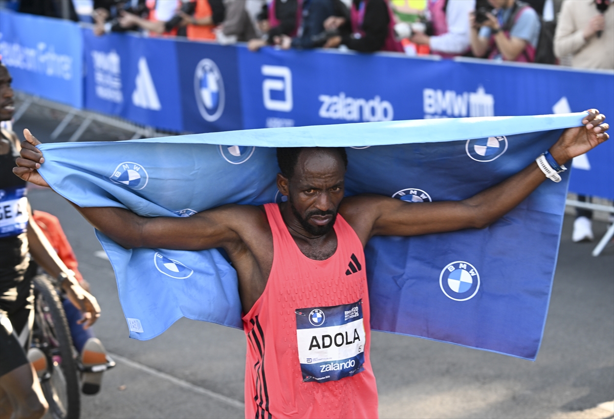 Berlin Maratonu sona erdi: Etiyopyalı Guye Adola kazandı