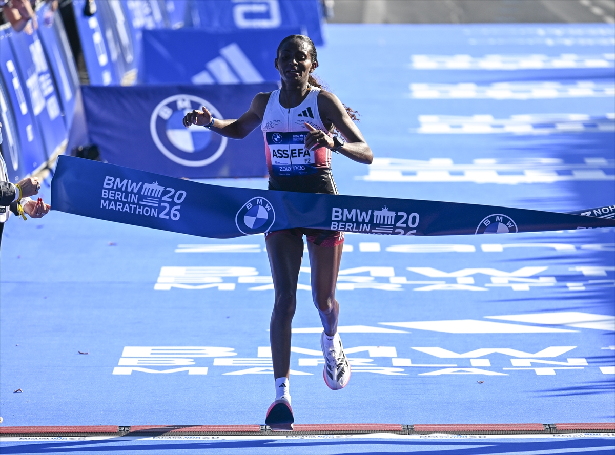 Berlin Maratonu sona erdi: Etiyopyalı Guye Adola kazandı