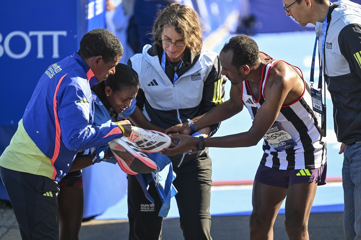Berlin Maratonu sona erdi: Etiyopyalı Guye Adola kazandı