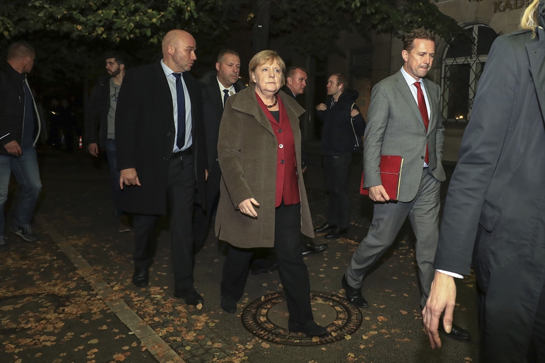 Angela Merkel, Berlin'deki Yeni Sinagog'u ziyaret etti