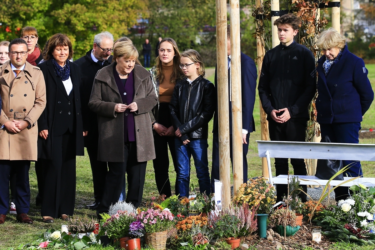 Merkel'den NSU kurbanları anıt parkına ziyaret