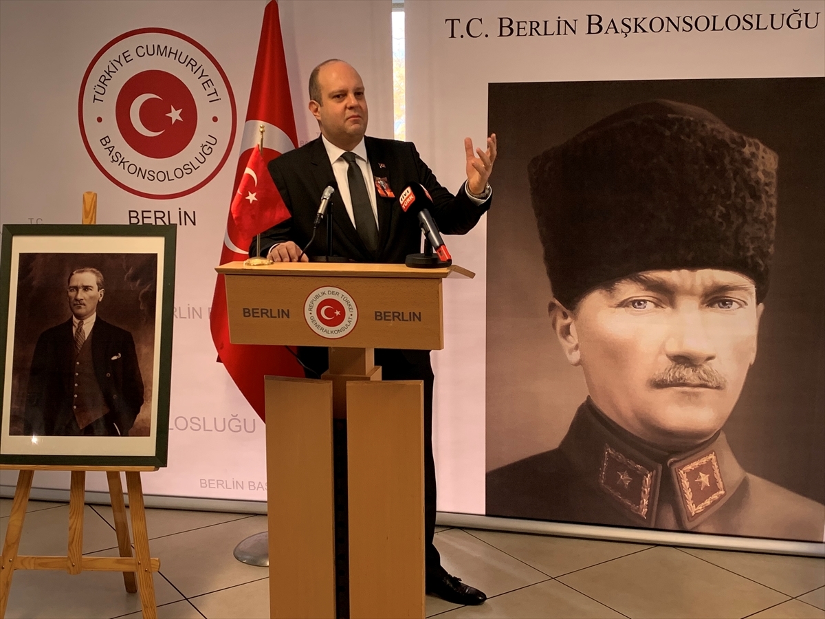 Büyük Önder Atatürk Avrupa`da da anıldı