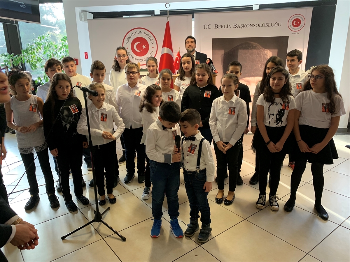 Büyük Önder Atatürk Avrupa`da da anıldı