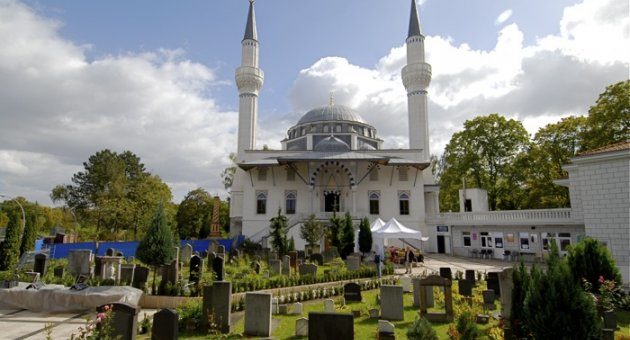 Berlin Şehitlik Camisi'ne bombalı saldırı tehdidi