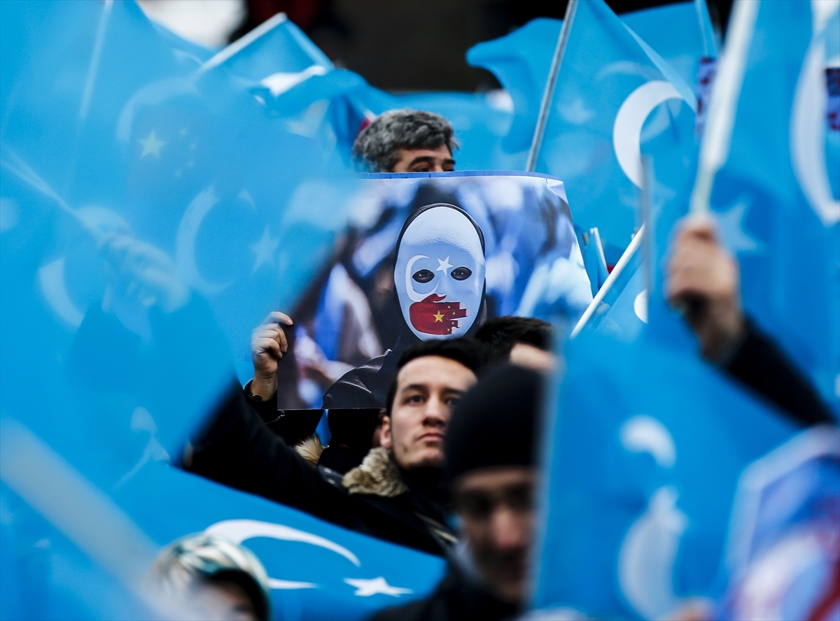 Çin'in Uygurlara yönelik baskı politikaları Berlin'de binlerce kişinin katılımıyla protesto edildi