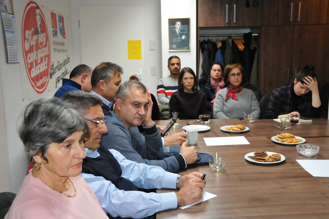 Başkent Berlin`de kaçak saray konulu konferans