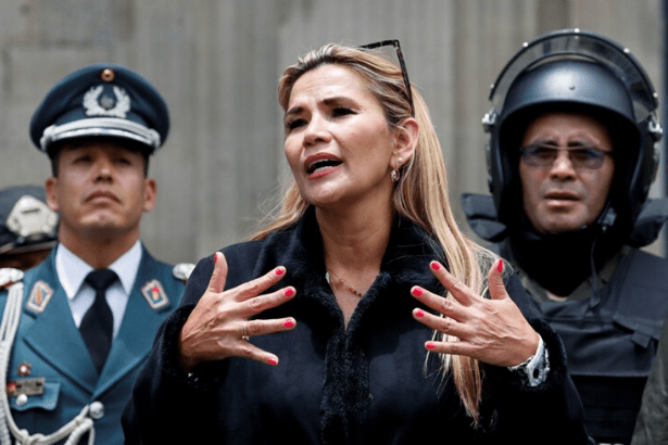 Bolivya’da cunta hükümeti Meksika elçisini sınır dışı etti