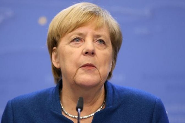 Angela Merkel’den AB’deki Sınır Kontrollerine Eleştiri