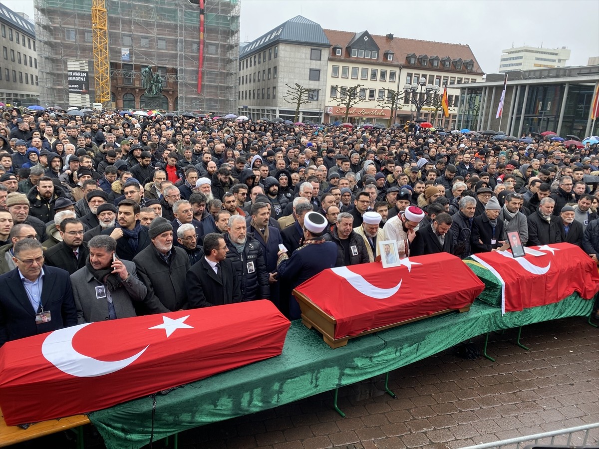 Hanau'daki ırkçı terör kurbanları için cenaze töreni düzenlendi