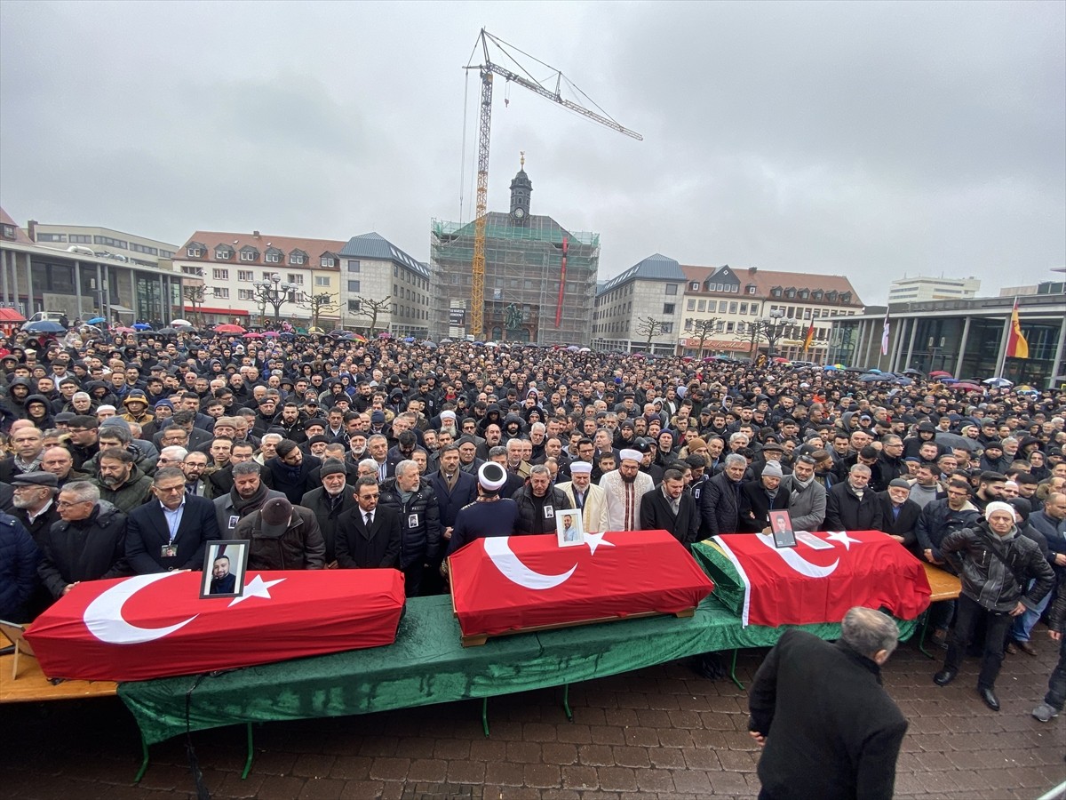 Hanau'daki ırkçı terör kurbanları için cenaze töreni düzenlendi