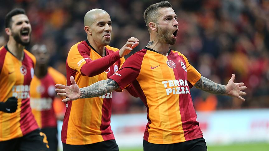 Galatasaray ikinci yarıda şampiyonluk yarışına ortak oldu