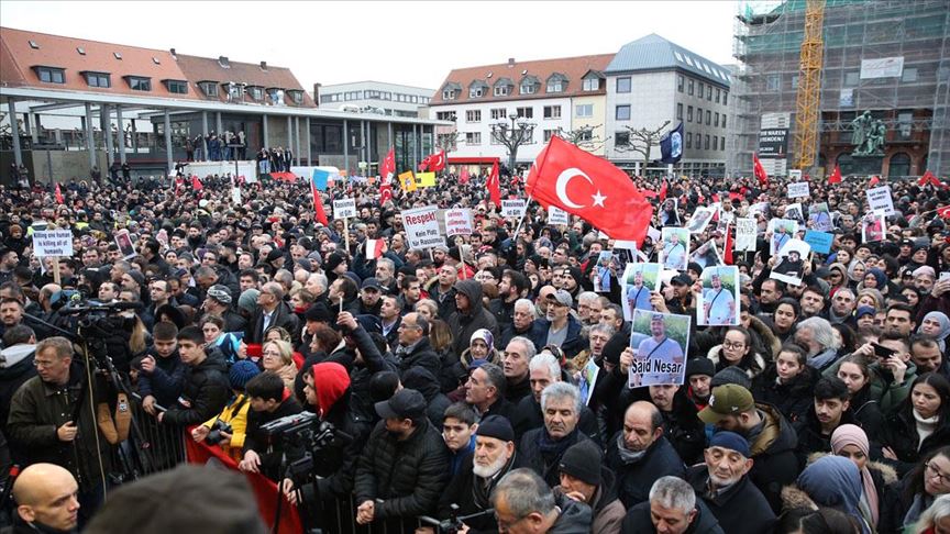 Hanau'da binler ırkçılığa ve nefrete karşı yürüdü