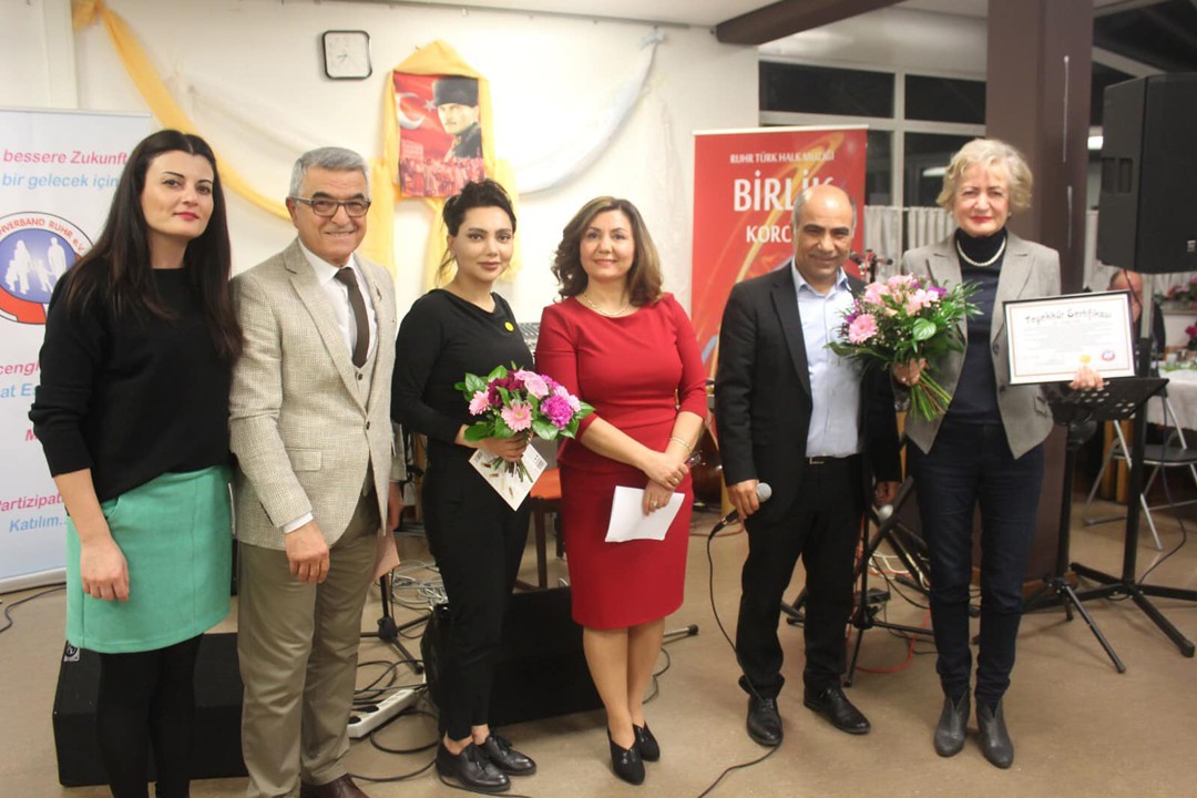 Ruhr Veliler Birliği "Yılın Emekçi Kadını" ödülünü verdi