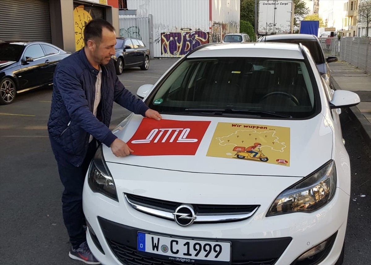 DİTİB camisi gönüllülerinden evlere iftar servisi