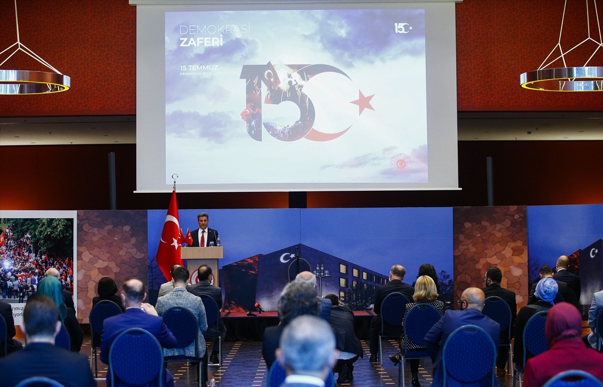 Almanya'da 15 Temmuz Demokrasi ve Milli Birlik Günü törenleri düzenlendi