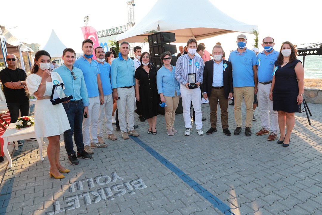 Mavi bayraklı plajların yarısı Antalya'da