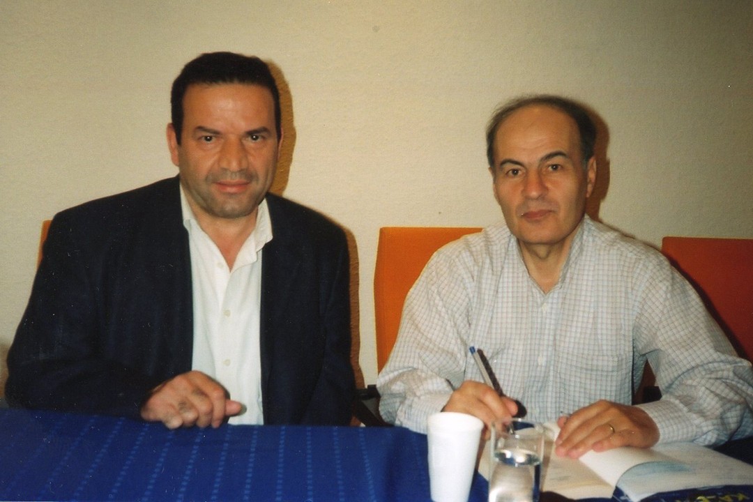 AHMET ÖZER’İN EDEBİYAT DÜNYASINA YOLCULUK