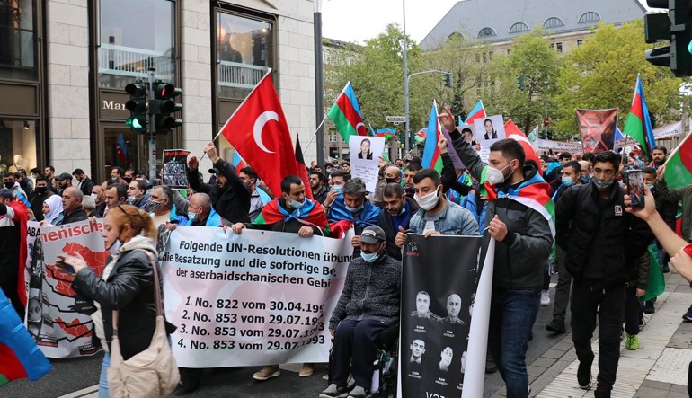 Düsseldorf'ta Ermenistan'ın Azerbaycan'a saldırısı kınandı