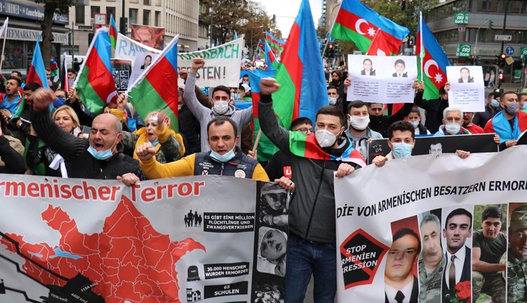 Düsseldorf'ta Ermenistan'ın Azerbaycan'a saldırısı kınandı