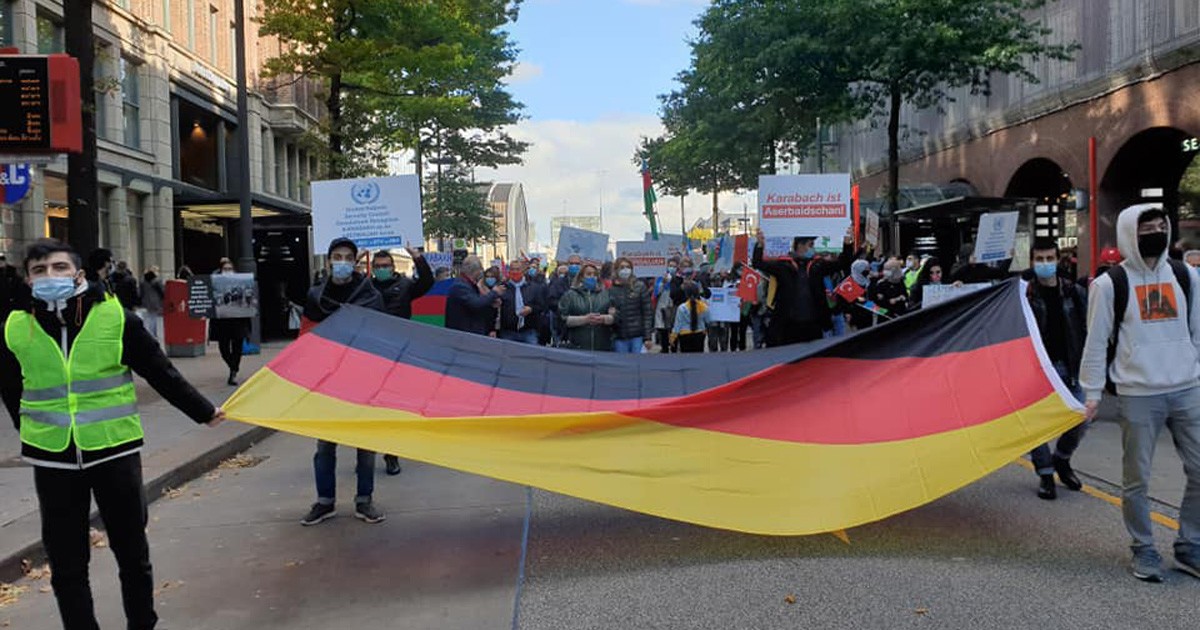 Hamburg’da Azerbaycan ile dayanışma mitingi