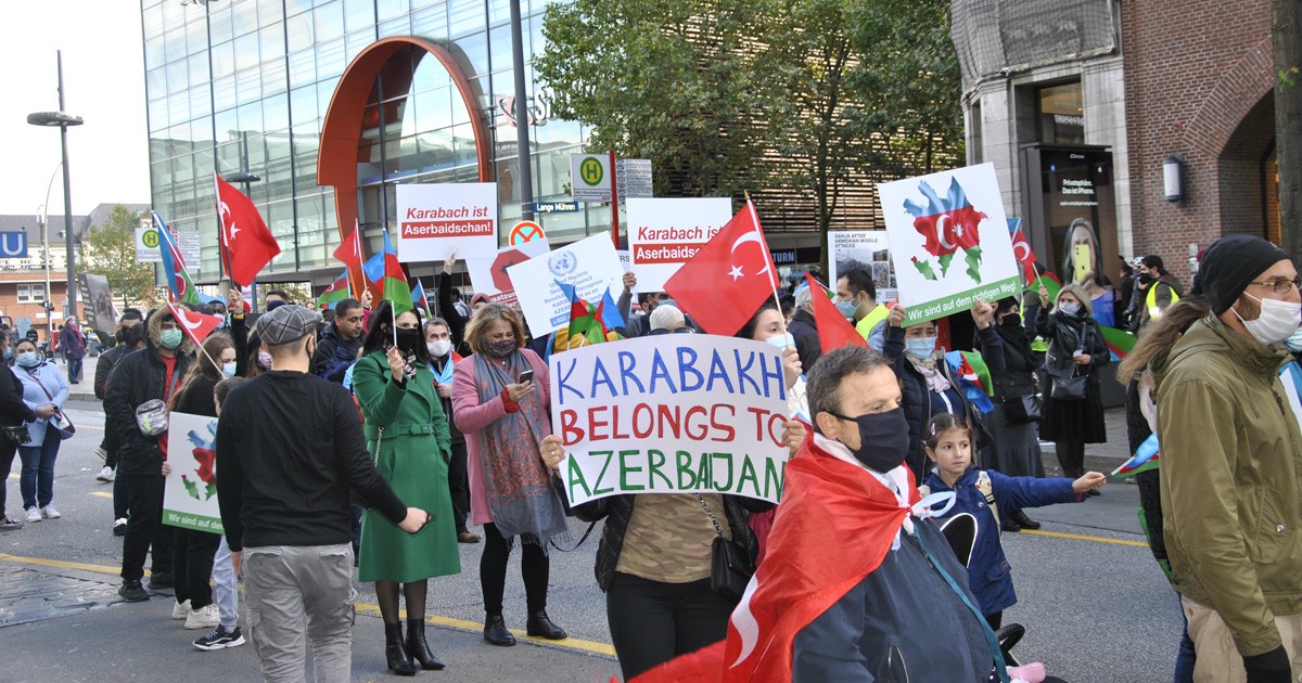 Hamburg’da Azerbaycan ile dayanışma mitingi