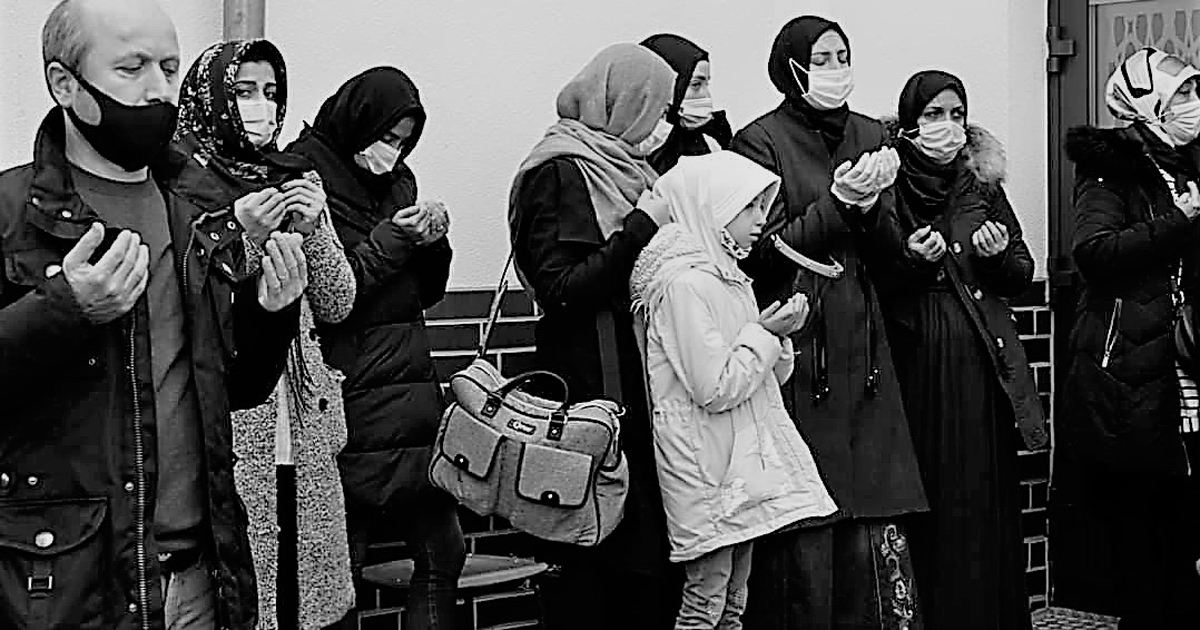Genç gazeteci Levent Danık son yolculuğuna uğurlandı