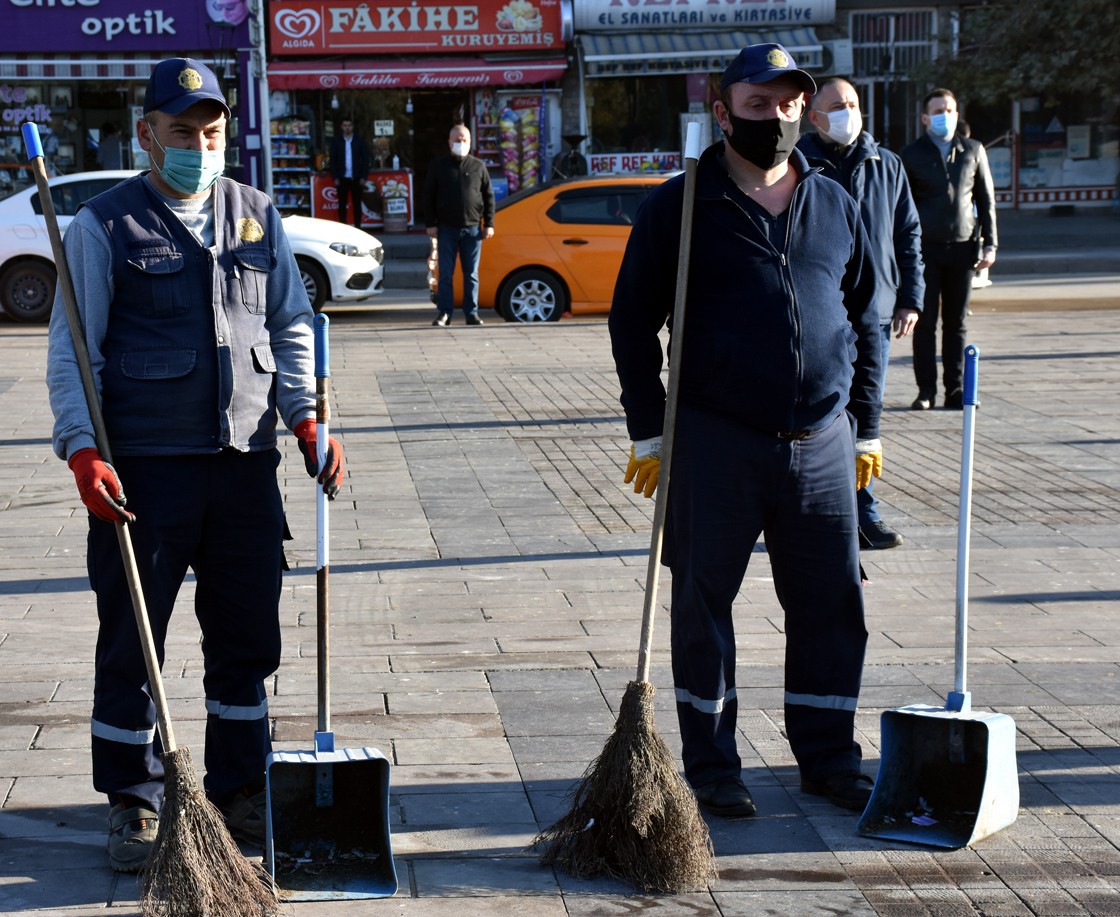 Büyük Önder Atatürk yurdun dört bir yanında anıldı