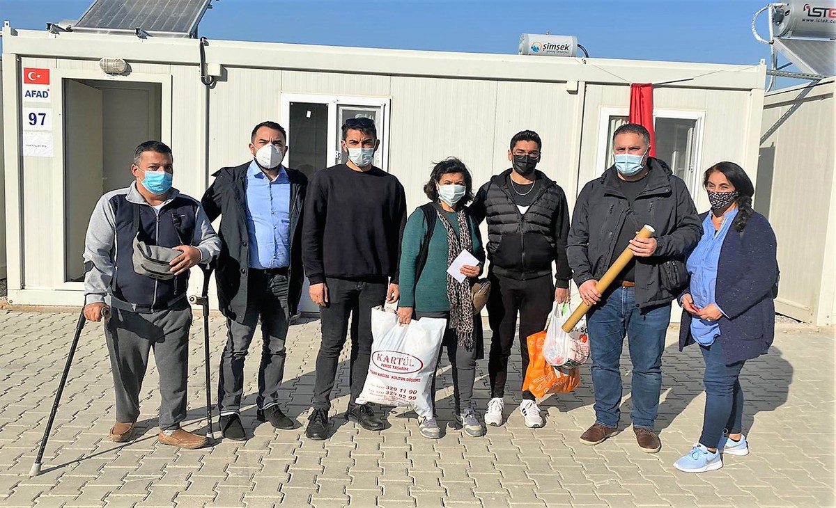 Hamburg`dan İzmir’e uzanan yardım eli