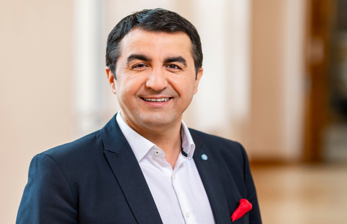 "Çifte vatandaşlık Türkler için büyük başarı"