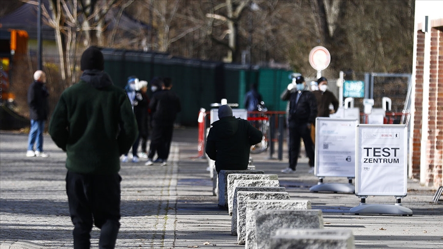 Almanya'da Kovid-19 salgınının üçüncü dalgası başladı