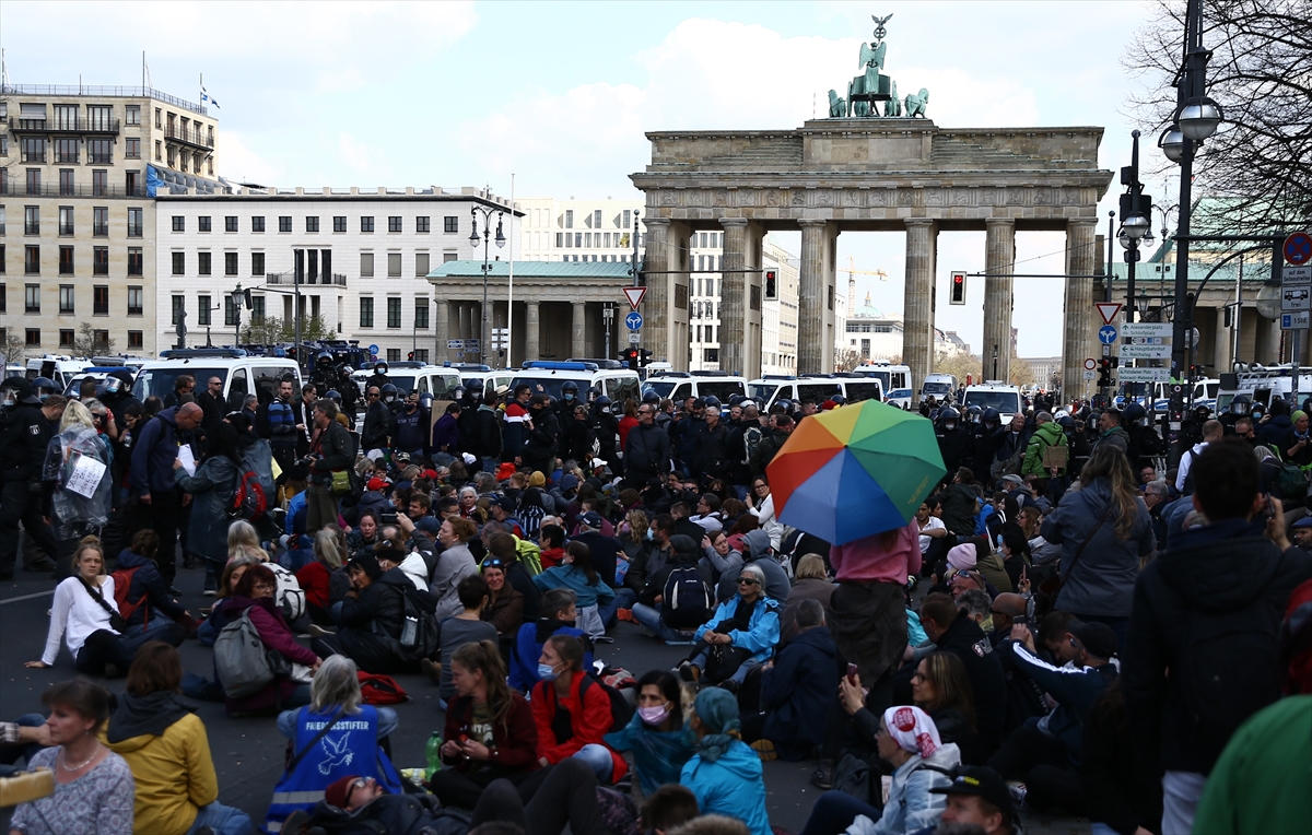 Almanya'nın başkenti Berlin karıştı