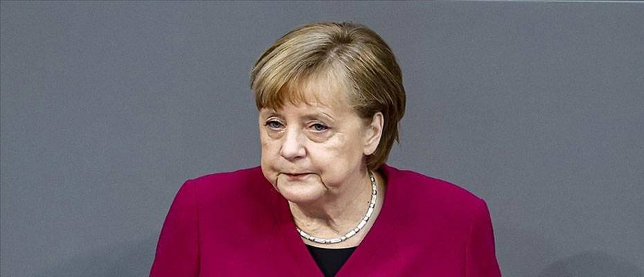 Merkel yoğun bakımdaki doktorların 'yardım' çağrılarının duyulmasını istedi