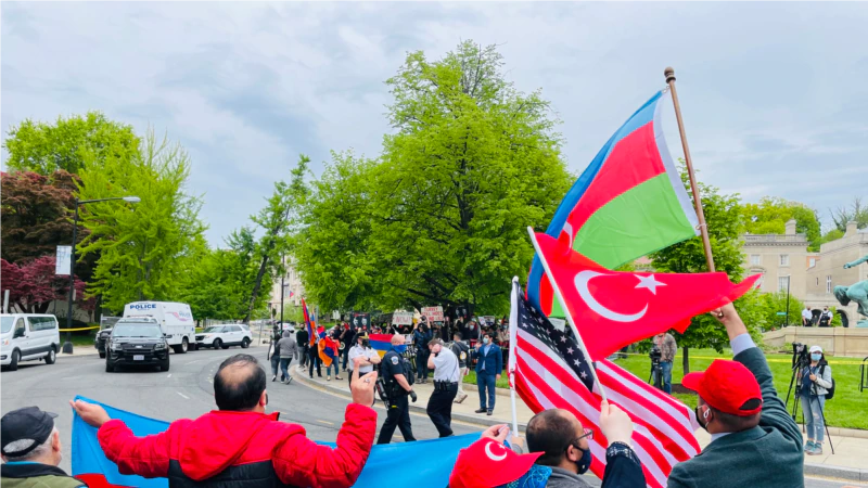 Washington'da Türkler ve Ermeniler Gösteri Yaptı