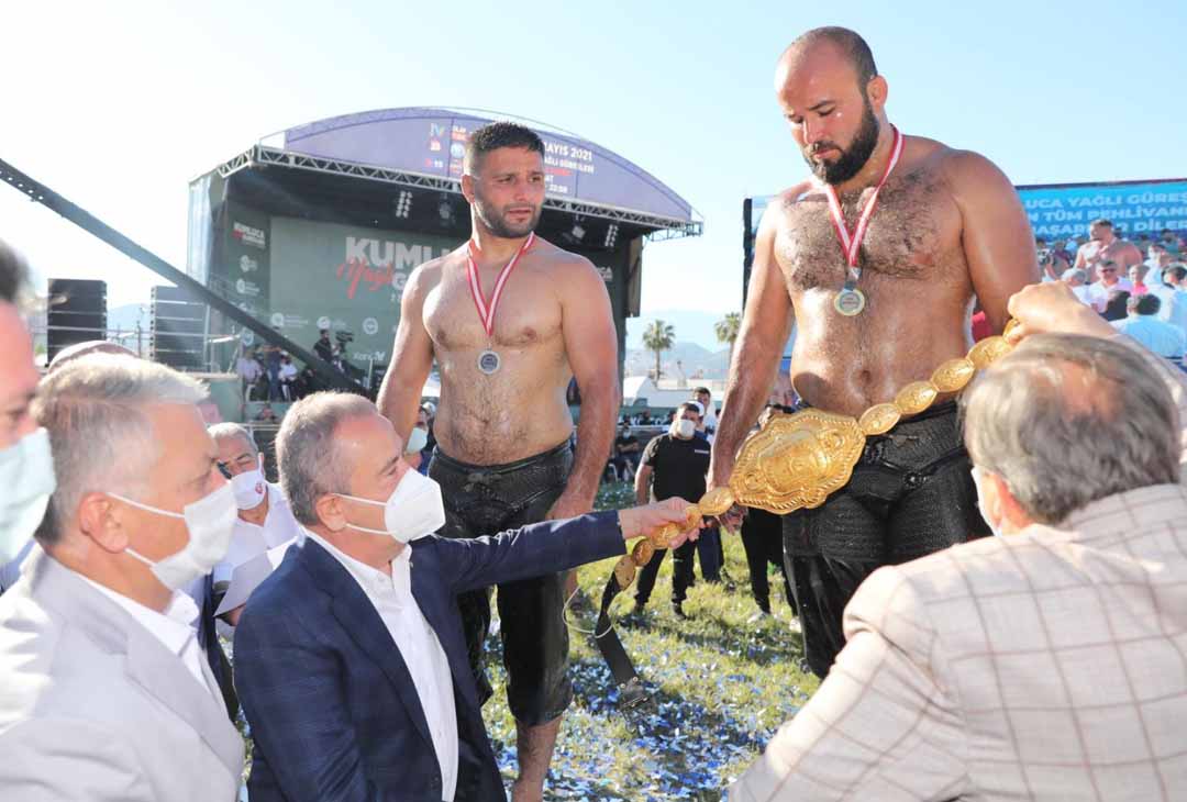 Kumluca Yağlı Güreşleri pandemi önlemleri altında yapıldı