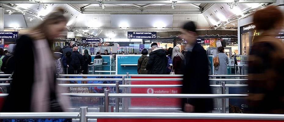 Karaismailoğlu: Bayramda yaklaşık 12 milyon biletli yolcu seyahat etti