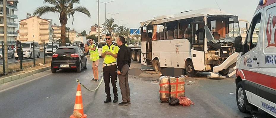 Antalya'da 3 kişi öldü, 16 kişi yaralandı