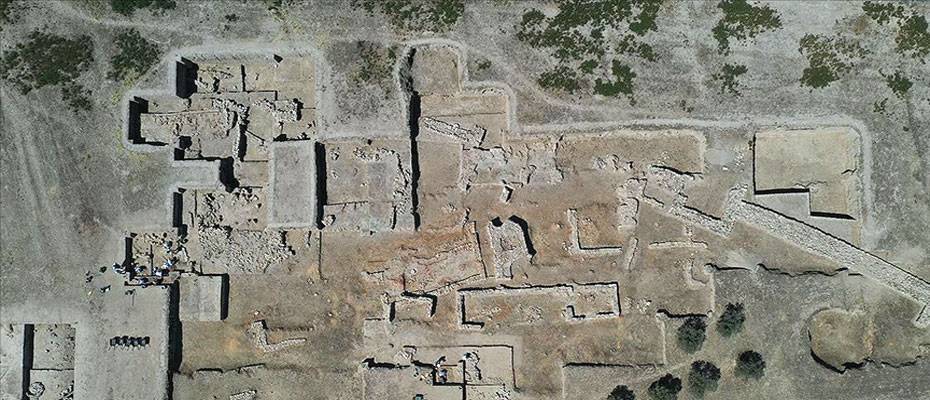 Aydın Tepecik Höyüğü'nde 3500 yıllık 'seramik fırın' bulundu