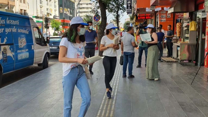 Diyarbakır'da Sendikalar Aşı İçin Sokağa İndi