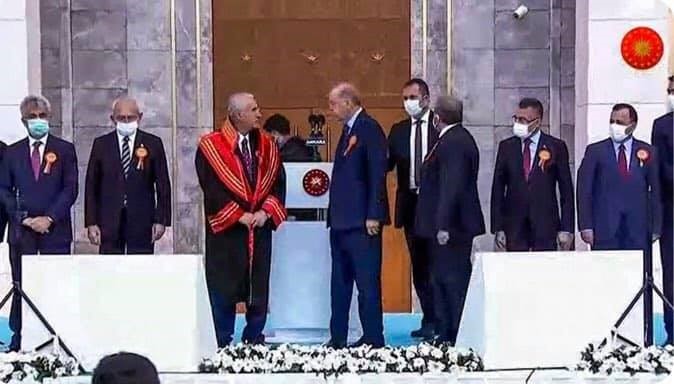 DİYANET İŞLERİ BAŞKANI MI, ŞEYHÜLİSLAM MI? YA DA DEMOKRAT, LAİK, SOSYAL, HUKUK DEVLETİNİN RUHUNA FATİHA MI?