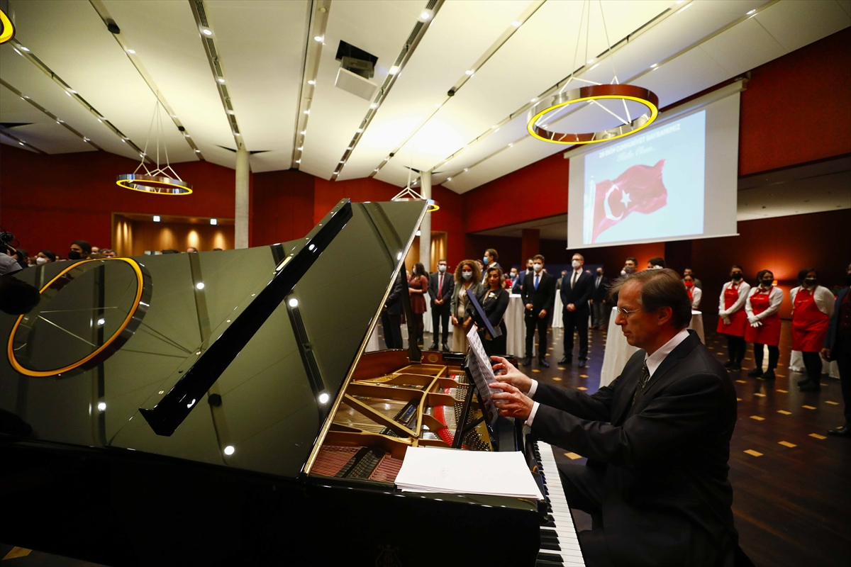 Berlin`de 29 Ekim Cumhuriyet Bayramı kutlandı