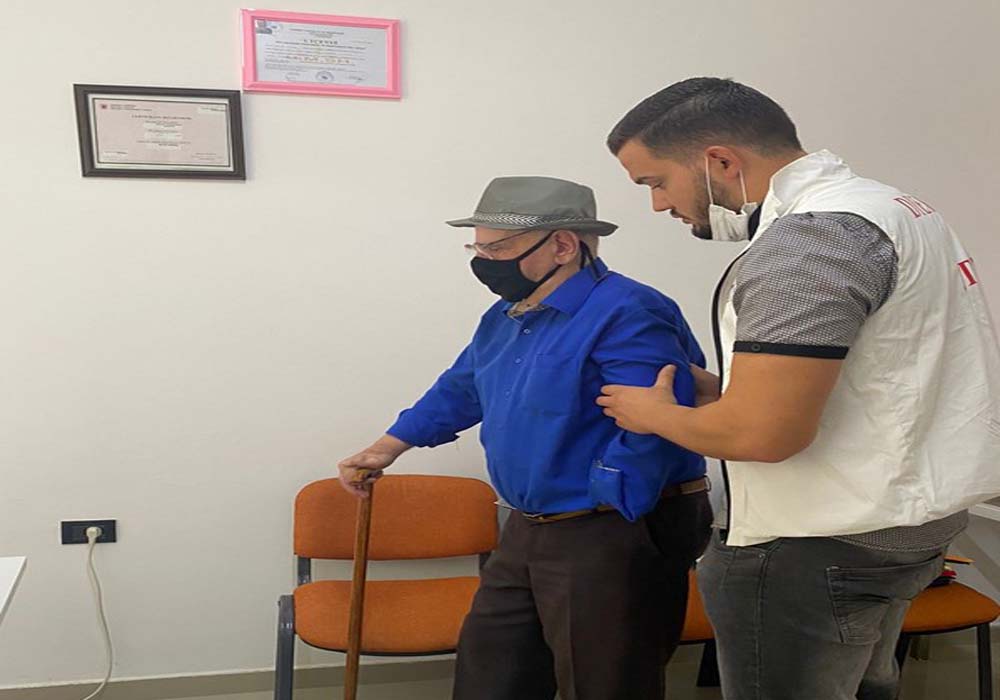 TÜRKİYE MEZUNLARI ARNAVUTLUK’TA COVİD-19 YARALARINI SARIYOR