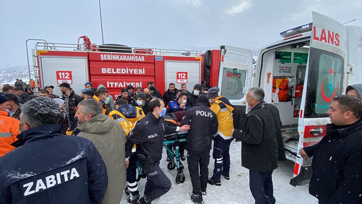 Giresun'da yolcu otobüsünün devrildiği kazada 9 kişi yaralandı