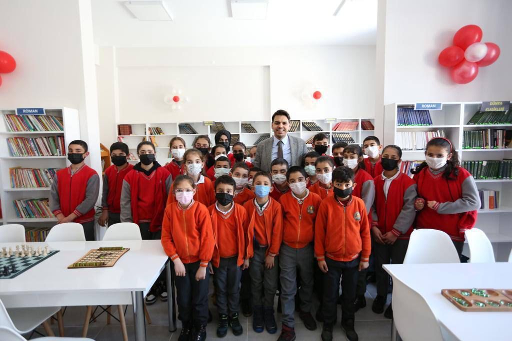 YTB HANAU SALDIRISI KURBANI GÖKHAN GÜLTEKİN İÇİN KÜTÜPHANE AÇTI