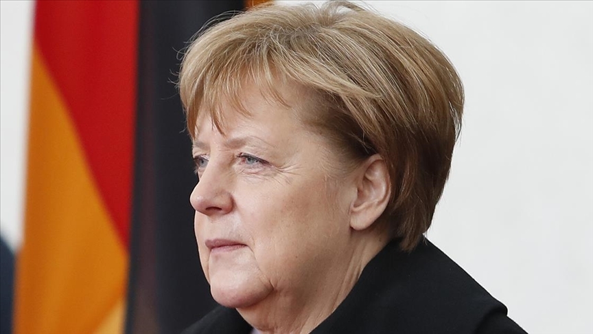 Angela Merkel'in alışveriş esnasında cüzdanını çaldırdığı iddia edildi