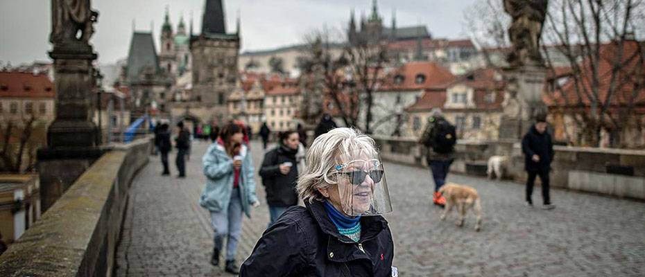 Çekya'da marttan itibaren Kovid-19 önlemlerinin büyük çoğunluğu kaldırılacak
