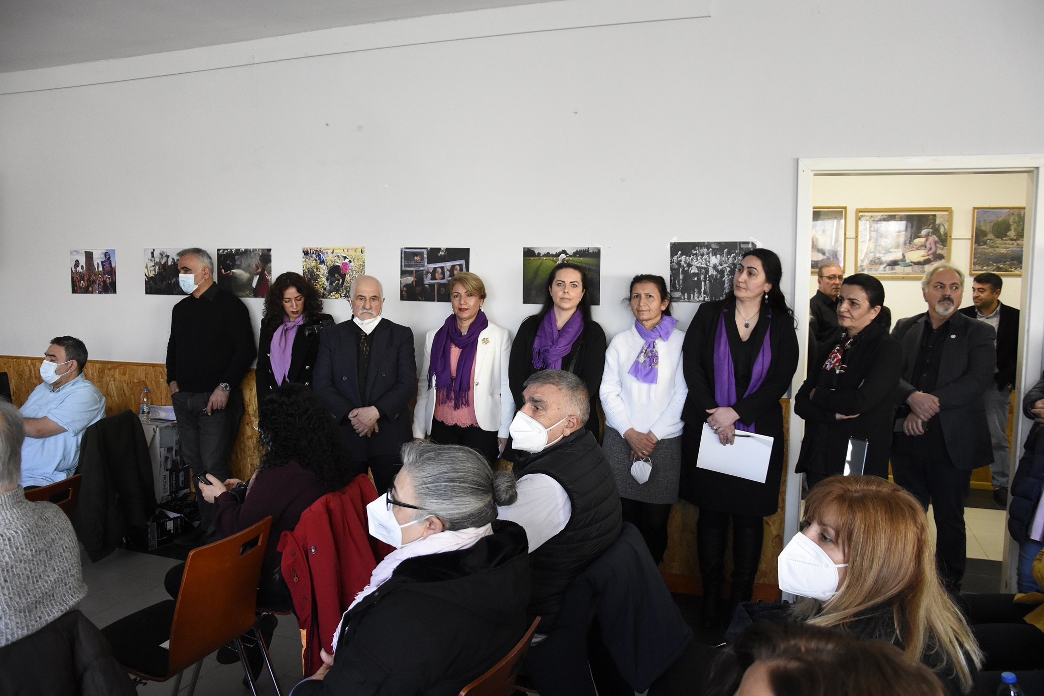 8 Mart Berlin`de her dilde her renkte kutlandı