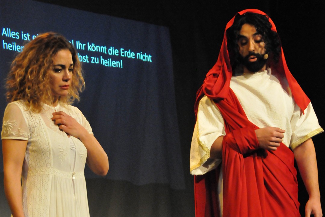 “Kibele´nin Kızları” ayakta alkışlandı