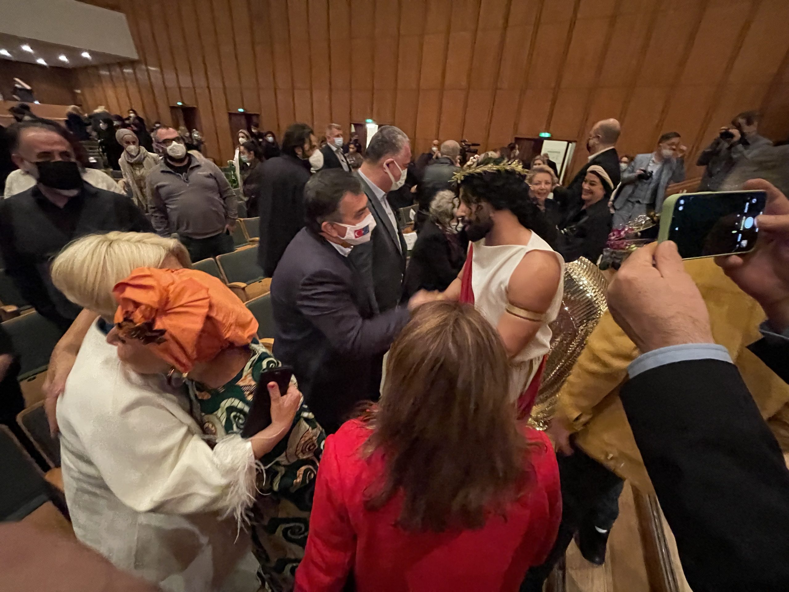 “Kibele´nin Kızları” ayakta alkışlandı