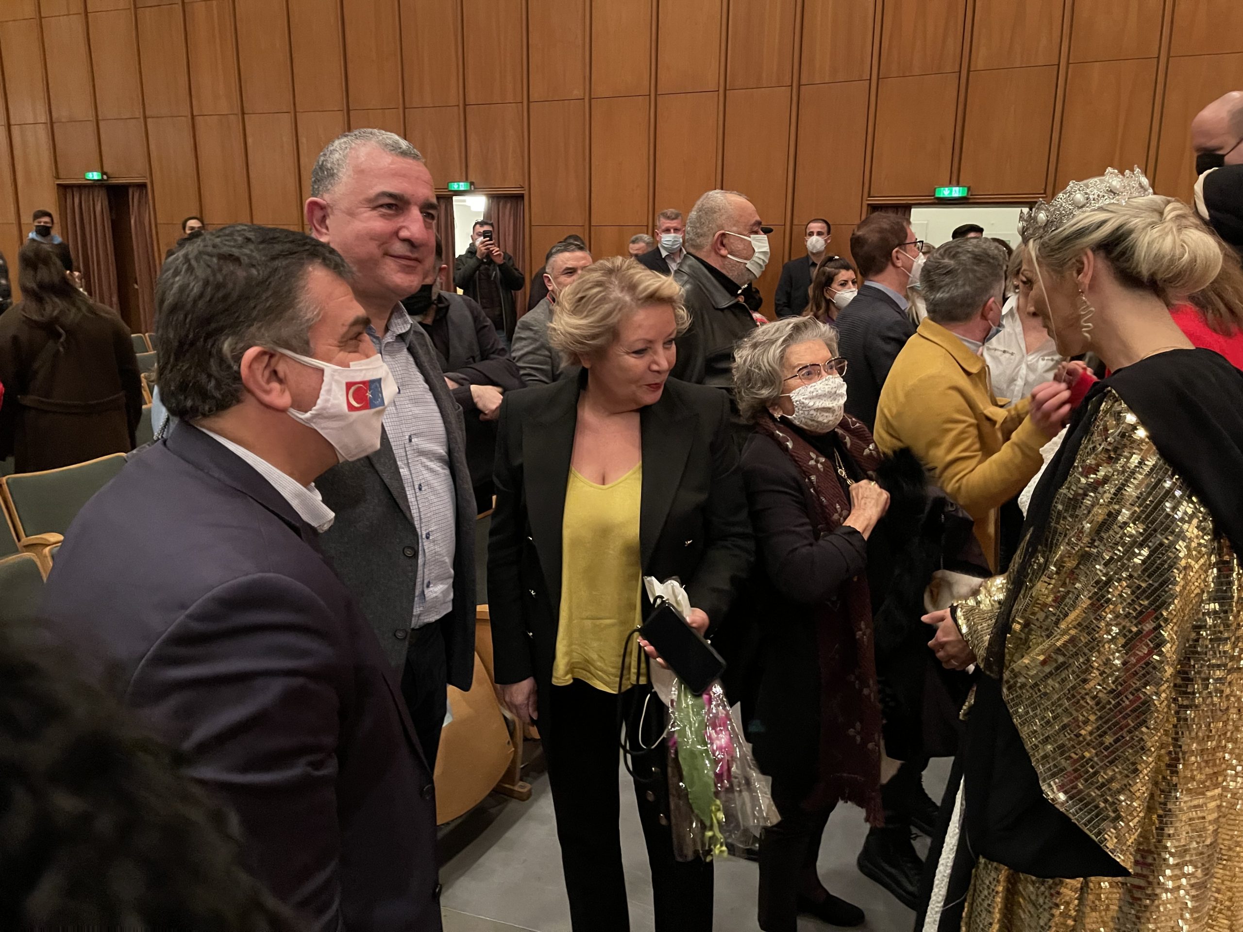 “Kibele´nin Kızları” ayakta alkışlandı